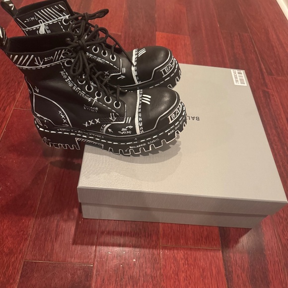 Balenciaga Strike Graffiti Sketch Boots - Picture 1 of 5